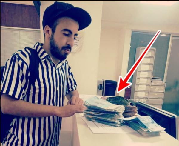 قمة الوفاء: "نوح" شاب يلجأ إلى بيع "الفشار" لإنقاذ حياة صديقه وينجح في جمع مبلغ العملية بمساعدة "ناس الخير"